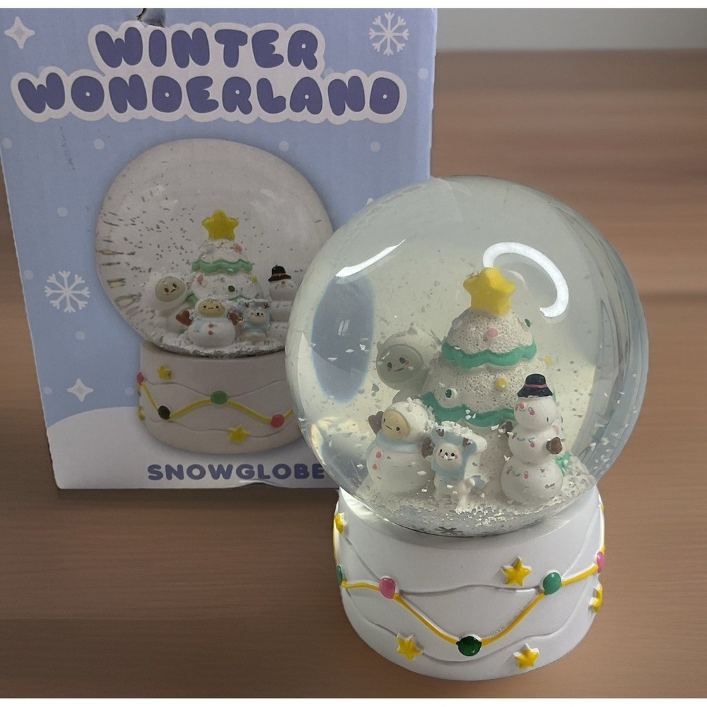 Smoko Friends Winter Wonderland Snow Globe Holiday Collectible New in Box